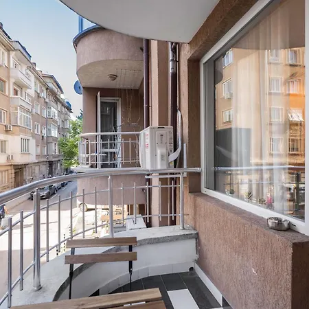 Modern&central 2-bedroom With Parking *